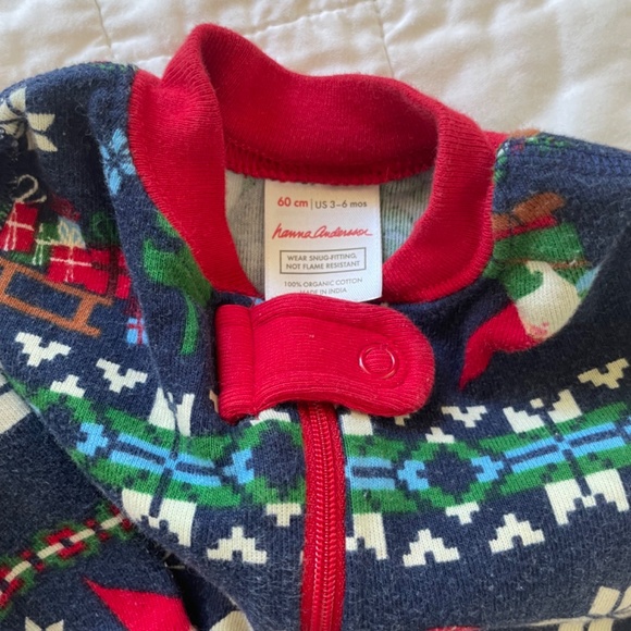 Hanna Anderson Unisex 3-6 mo Christmas onsie pajamas & Elf Slippers - Picture 3 of 3